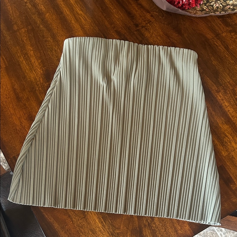 OAK + FORT Sage Green PLEATED TUBE TOP